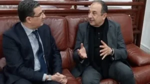 فرص التعاون بين وزارتي قطاع الأعمال العام والصحة الجزائرية تعزز الشراكة الحكومية